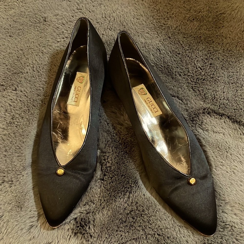 Vintage never worn 36 Gucci kitten heels
